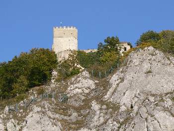 Burg Randeck über den Felsen von Essing