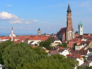 straubing-sehenswertes-ausflugsziele-stadt-skyline-kirchen