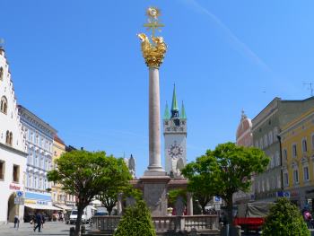 straubing-sehenswertes-ausflugsziele-stadtplatz-saeule