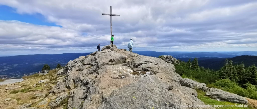 Arber wandern ab Talstation zum Gipfelkreuz am Berg