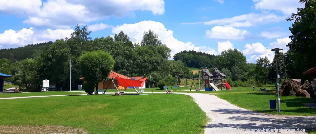 Seepark Arrach Badesee, Minigolf, Freizeitpark, Kinderspielplatz