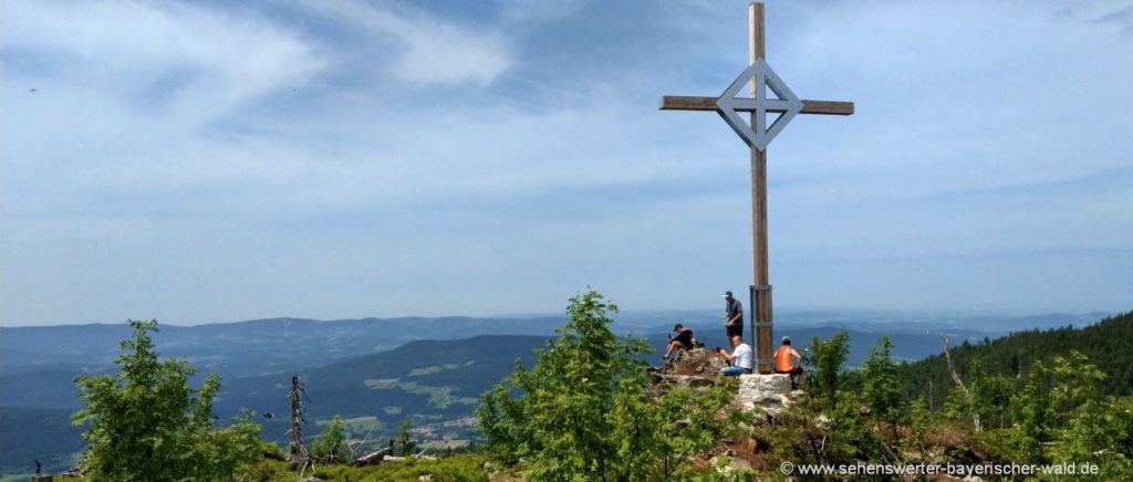Gipfelkreuz am Enzian Felsen Berggipfel Bayerischer wald Gipfelkreuz am Enzian Felsen Wanderung Bayerischer Wald