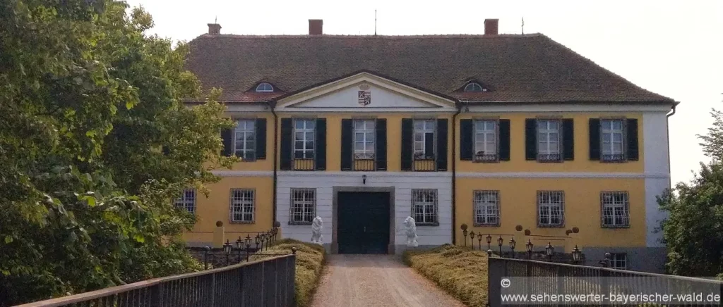 Sehenswürdigkeiten in Bernhatrdswald das Schloss in Kürn