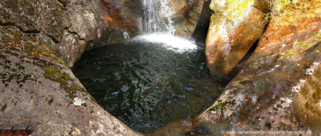 Wasserloch beim Hochfall Wasserfall bei Bodenmais Wasserloch beim Hochfall Wasserfall Rundweg ab Bodenmais