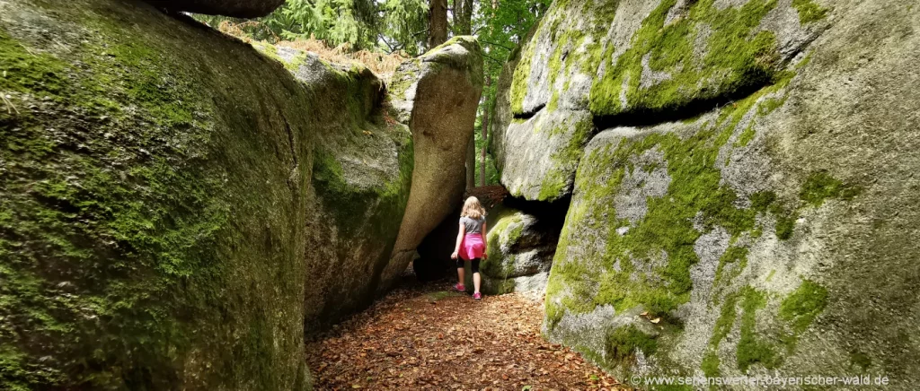 Felsenkäfig Stone Henge Geotop in der Oberpfalz