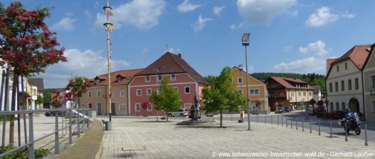 bruck-in-der-oberpfalz-ausflugsziele-marktplatz-panorama-1400