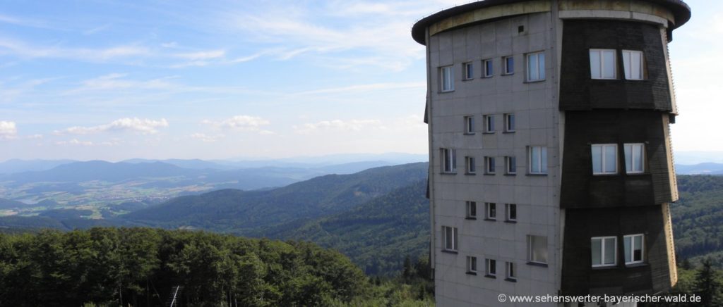 Wanderung zum Aussichtsturm am Cerchov Gipfel