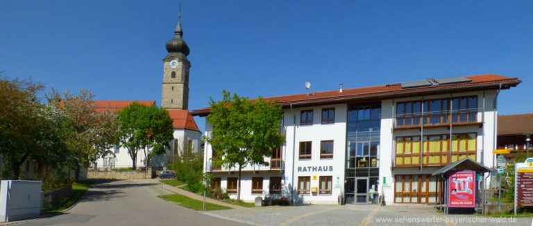 sehenswürdigkeiten-drachselsried-ausflugsziele-rathaus-kirche