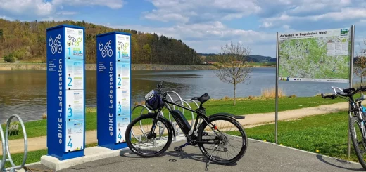 e-bike-ladestation-bayern-fahrradweg-drachensee-radweg