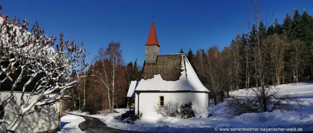 Ausgangspunkt und Wanderparkplatz Eschlsaigner Kapelle Kapelle am Wanderparkplatz Eschlsaign Ausgangspunkt zur Riedelstein Wanderung