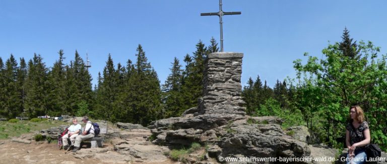 falkenstein-berg-wanderung-gipfelkreuz-nationalpark-panorama-1400