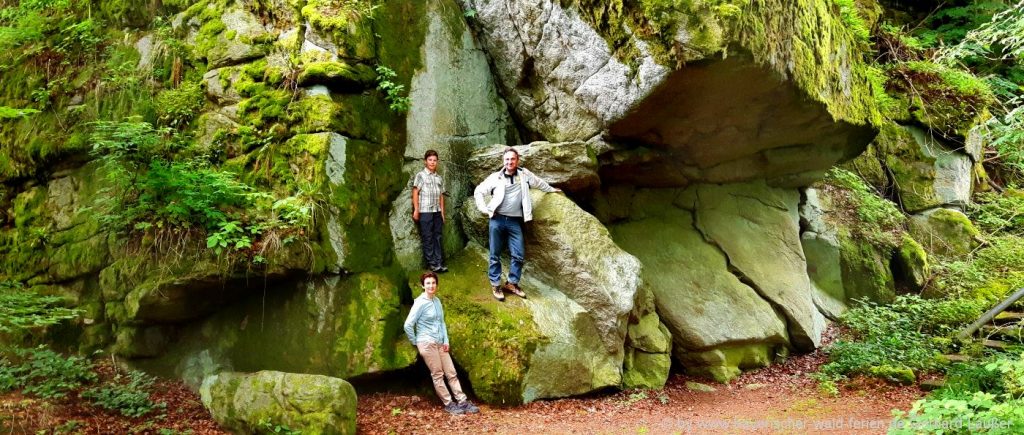 Fotokulisse Schlosspark in Falkenstein zweitgrößter Felsenpark in Bayern