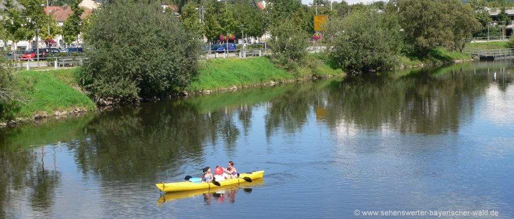 freizeit-boot-fahren-bayerischer-wald-kanufahrt-regen-fluss