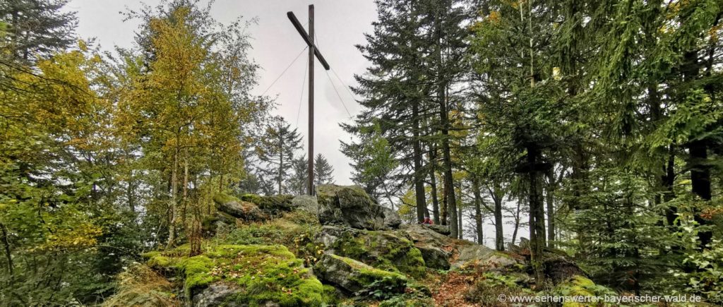 Rundwanderweg zum Schopf Gipfel bei Grandsberg Mühlgrabenweg