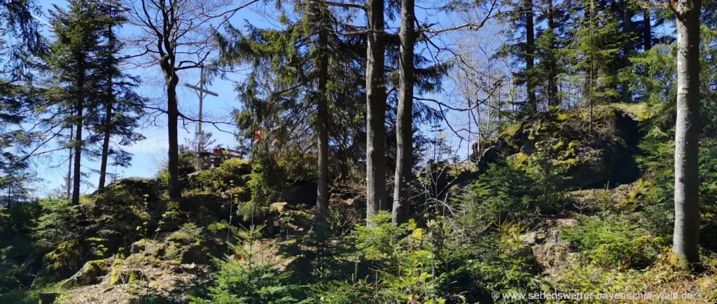 Gsengetstein Gipfelkreuz Wanderung ab Wanderparkplatz Waldhaus