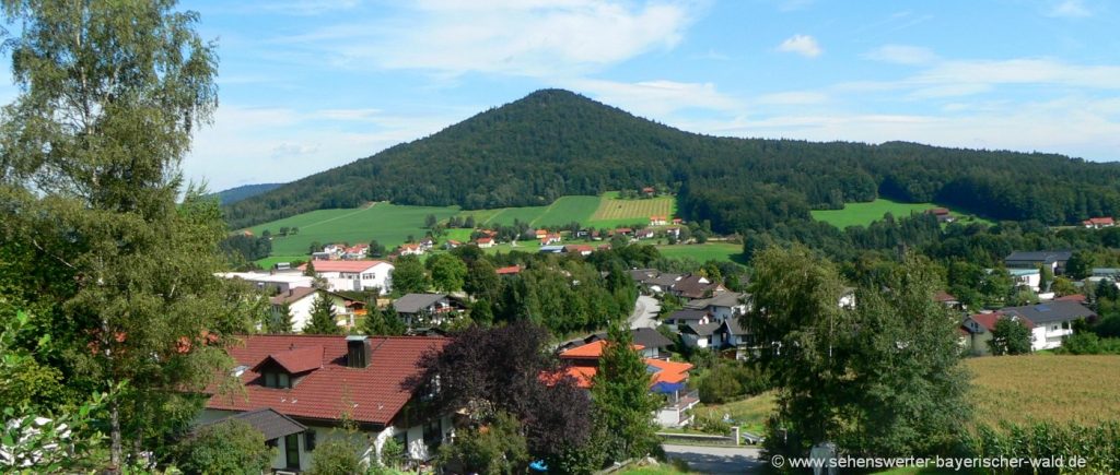 Blick auf den Ort Hauzenberg Wanderung zum Turm am Staffelberg