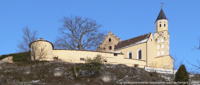 hexenacker-weihnachtsmarkt-schloss-christkindlmarkt-panorama