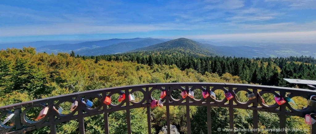 Rundweg zum Hirschenstein Aussichtsturm in Niederbayern
