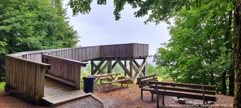 Aussichtsplattform Saulorn mit Grillplatz Top Attraktion bei Hohenau die Aussichtsplattform Saulorn