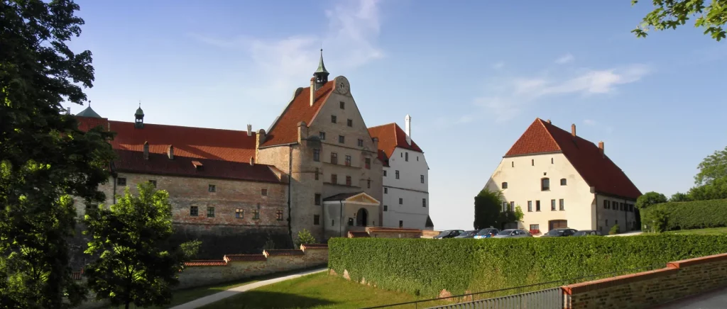 Landshut Burg Trausnitz historische Bauwerke Niederbayern