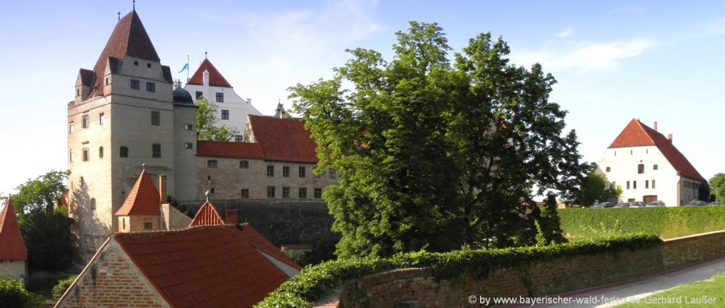 Spaziergang zur Burg Trausnitz in Landshut landshut-burg-trausnitz-restaurant-parkplatz-anfahrt-ausflugsziele