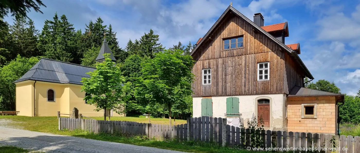 leopoldsreut-verlassenes-dorf-alte-schule-kirche-ausflugsziele-attraktionen