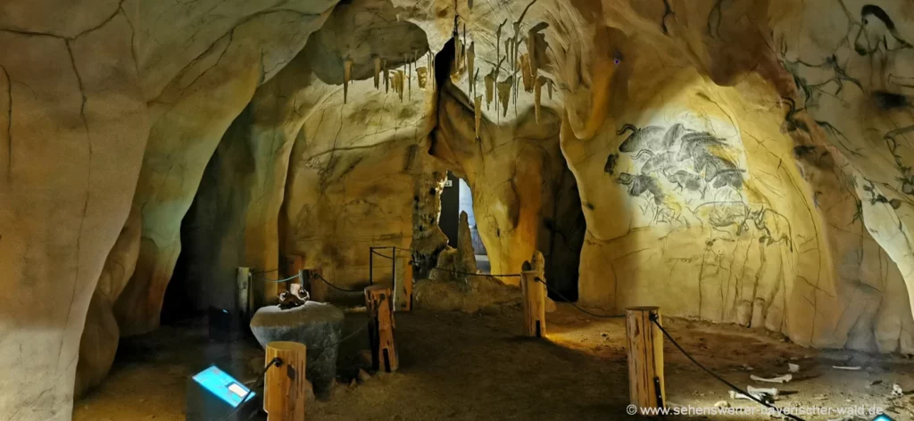 Steinzeithöhle in Ludwigsthal Nationalparkzentrum Rundwanderung Ludwigsthal Nationalparkzentrum mit Steinzeithöhle