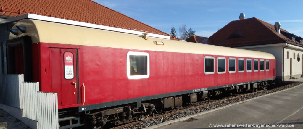 Ausflugsziele in Miltach Zug am ehemaligen Bahnhof in Miltach miltach-cafe-waffel-ausflugstipps-cham-oberpfalz