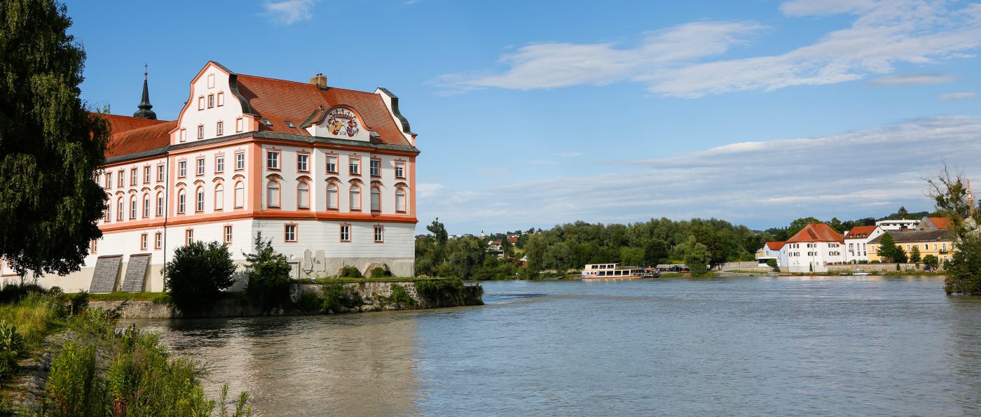 neuhaus-am-inn-sehenswürdigkeiten-schloss-ausflugsziele