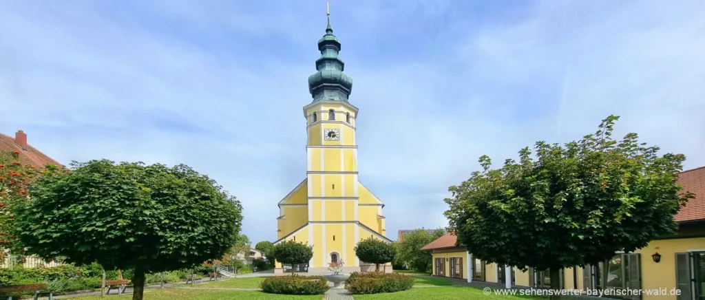 Wallfahrtsort Ortenburg mit der Kirche Sammarei