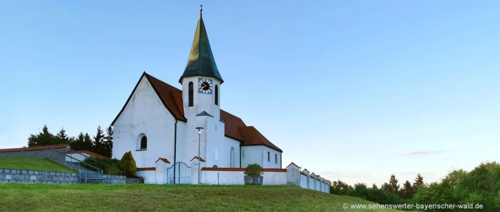 Sehenswürdigkeiten bei Rattiszell die Wallfahrtskirche "St. Ursula" in Pilgramsberg