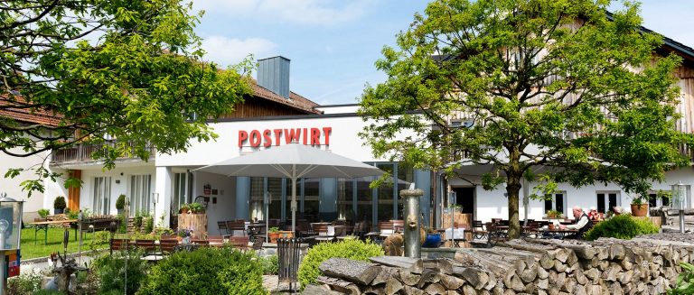 postwirt-landhotel-grafenau-biergarten-nationalpark-bayerischer-wald