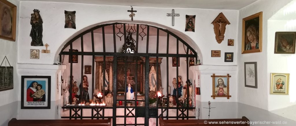 Kesselbodenkapelle am Igleinsberg bei Prackenbach Altar der Kesselboden Kapelle am Igleinsberg Prackenbach