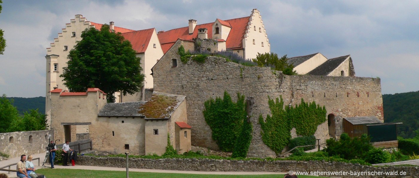 Altmühltal Sehenswürdigkeiten in Riedenburg Schloss Rosenburg