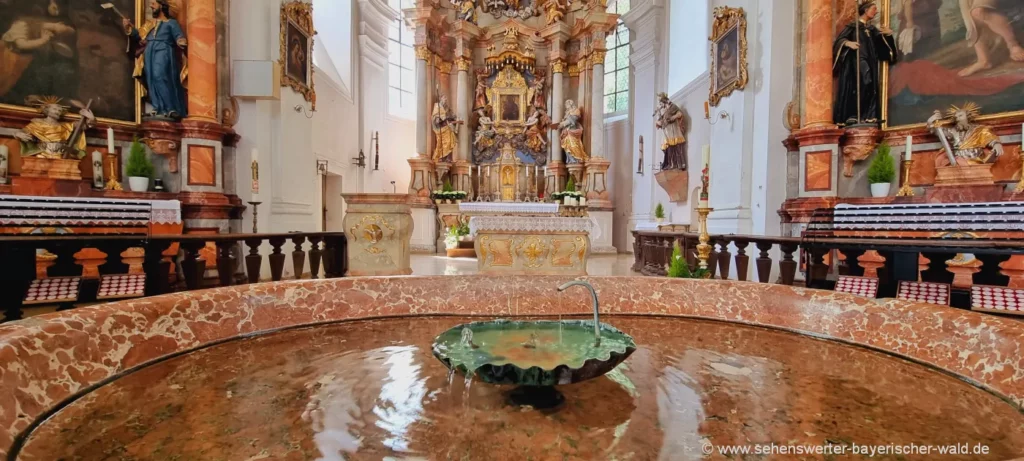 Heilbrünnl-Quelle in der Wallfahrtskirche bei Roding sehenswerte Rokoko-Kirche 