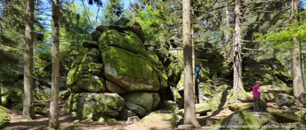 Gesteinsformationen Froschmaulfelsen Räuber Heigl Höhle & Knögöstoa Steinformation Räuber Heigl Höhle, Froschmaulfelsen & Knögöstoa