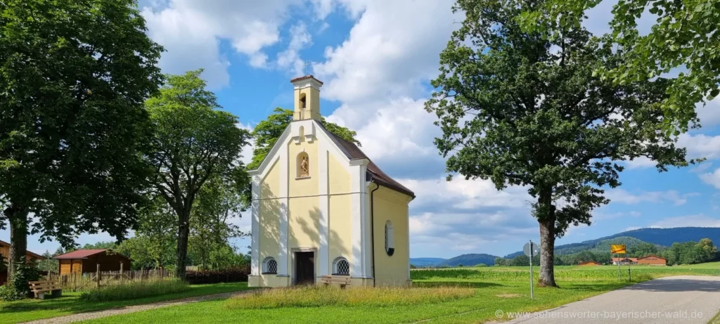 Kapelle Sankt Georg am Wanderweg Via Nova Bühel Kapelle Sankt Georg am Wanderweg Via Nova
