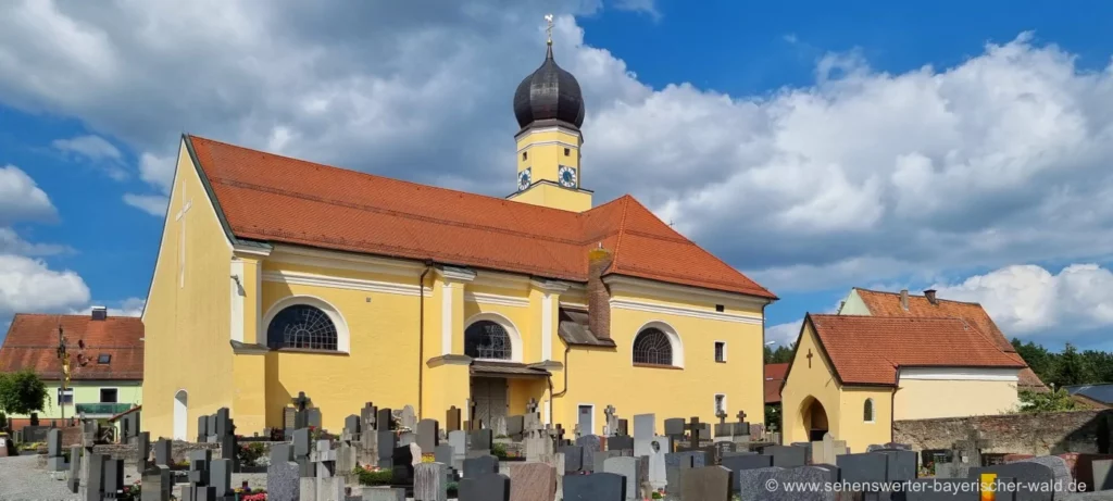 Pfarrkirche in Schwarzach Sehenswürdigkeiten in Pfarrkirche Schwarzach die Pfarrkirche