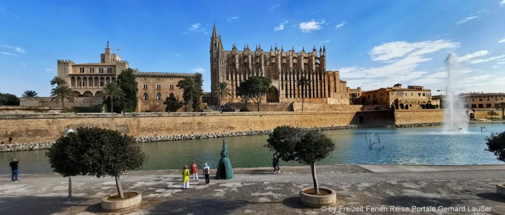 Spanien Palma de Mallorca Ausflugsziele Königspalast la Almudaina Kathedrale