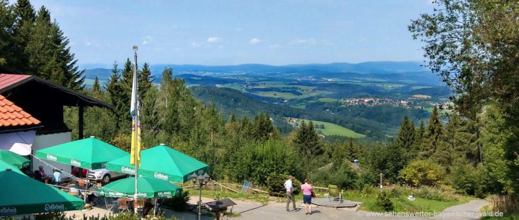 Ausflugsgaststätte Kreuzhaus Elisabethszell Wanderung am Hadriwa Höhenweg zum Kreuzhaus Gasthof und Aussichtspunkt