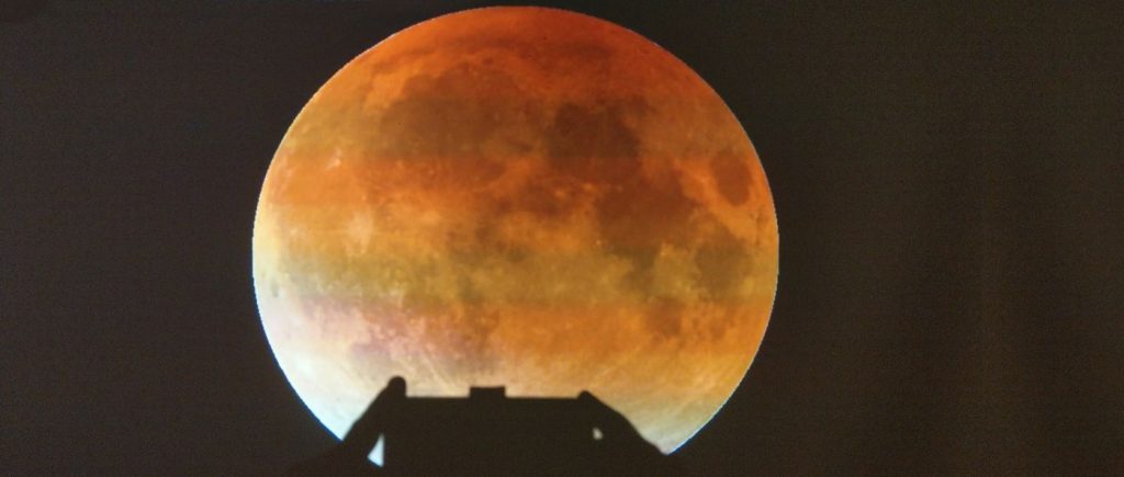 sternwarte-oberpfalz-planetarium-freizeitangebote-mond-sterne-panorama