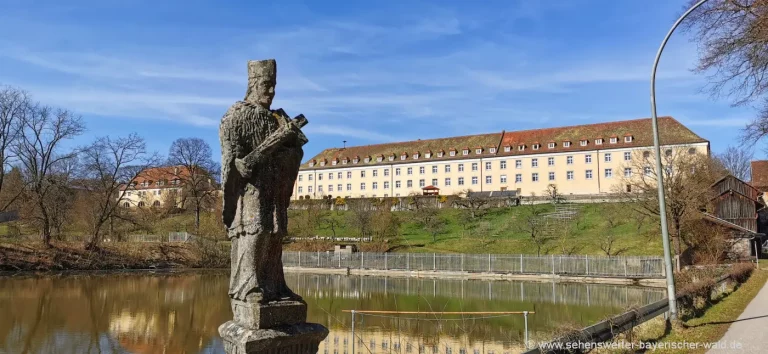 Rundweg Strahlfeld Sehenswuerdigkeiten Kloster Kapelle Burgruine