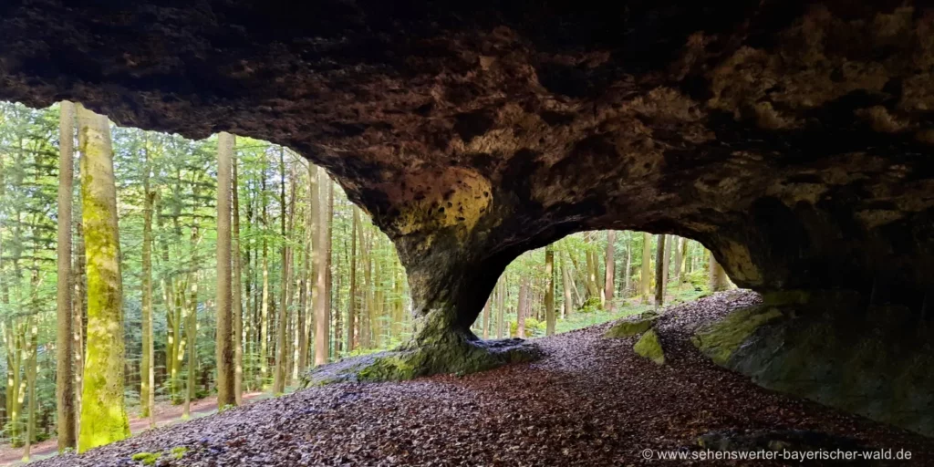 Freizeit Aktivitäten in Sulzbach Rosenberg Wandern am Höhlenweg zur Osterhöhle 
