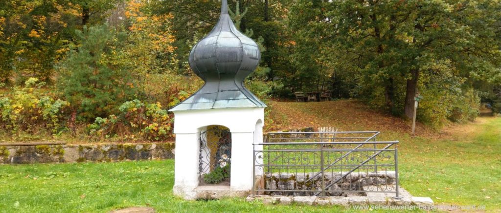 Ausflugsziele in Thurmansbang Sehenswürdigkeiten Bründl Kapelle in Goben