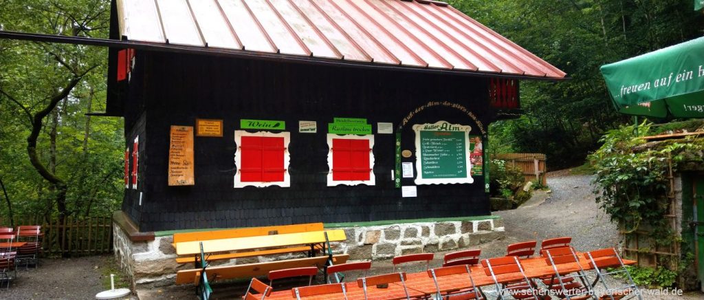 Restaurant und Biergarten Halleralm im der Saußbach Klamm in Waldkirchen