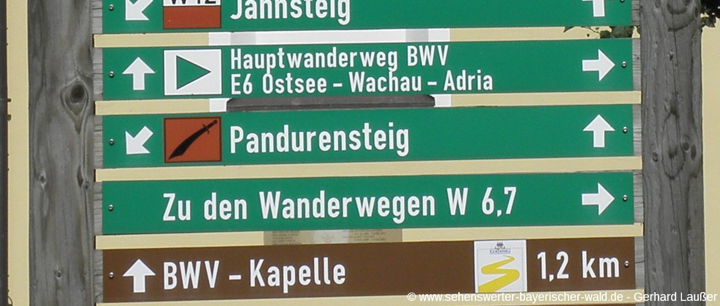 wanderweg-pandurensteig-waldmuenchen-wegweise