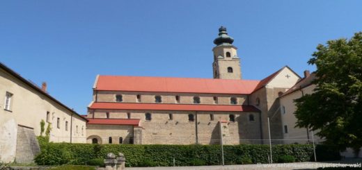 windberg-kloster-sehenswürdigkeiten-gaeuboden-straubing-klosterhof