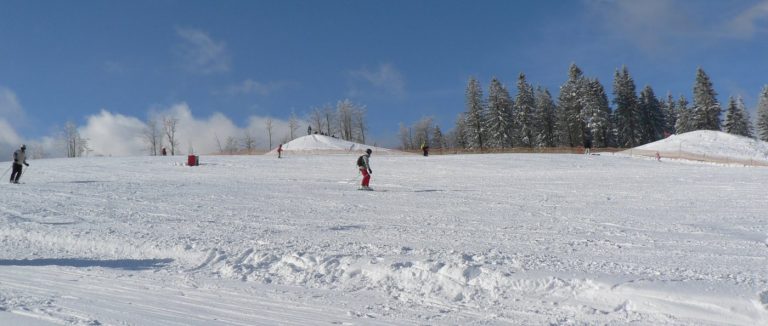 winterurlaub-bayerischer-wald-skifahren-skigebiet-schnee-pistenspass