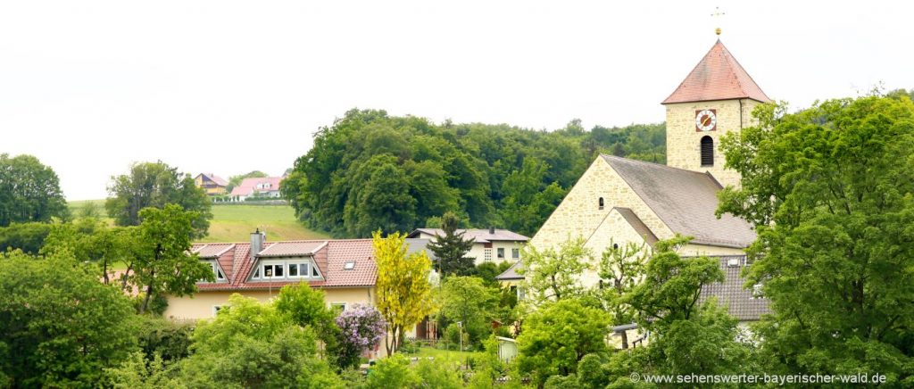 Sehenswerte Attraktionen in Wolfsegg Pfarrkirche