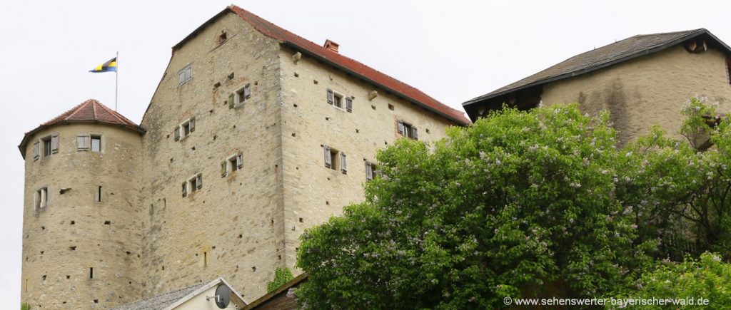 Ausflugstipp Burg Wolfsegg Attraktion Bayerischer Jura 